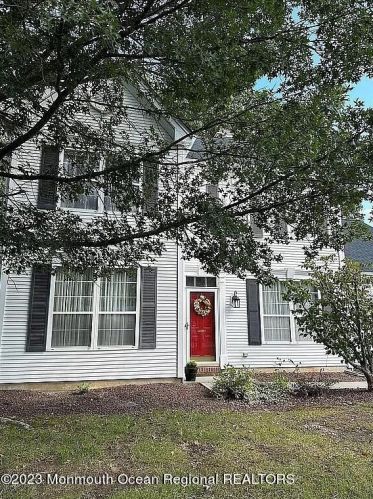 1 Bernadette Rd, Morganville, NJ 07751-4003