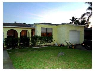 5718 Jefferson St, Hollywood FL  33023-1450 exterior