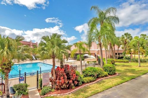 200 Forest Lakes Blvd, Naples FL  34105-2351 exterior