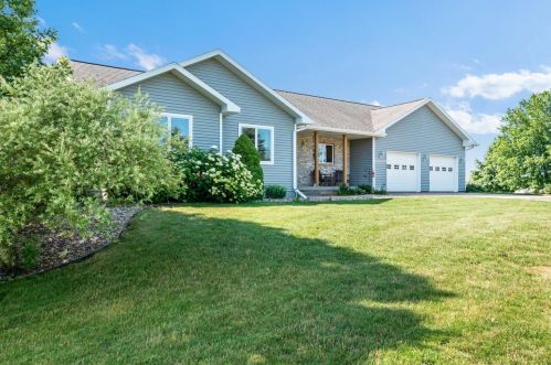 4531 Penny Ln, Dodgeville, WI 53533-8953