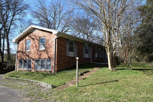 247 Sterling Rd, Hendersonville, TN 37075-5355