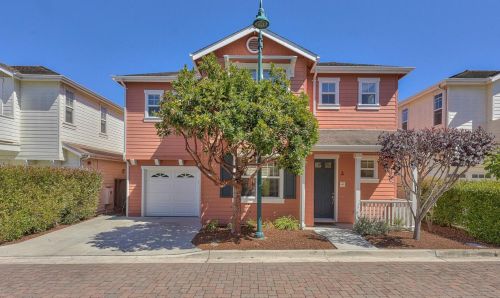2 Caroline Ln, Marina, CA 93933-2976