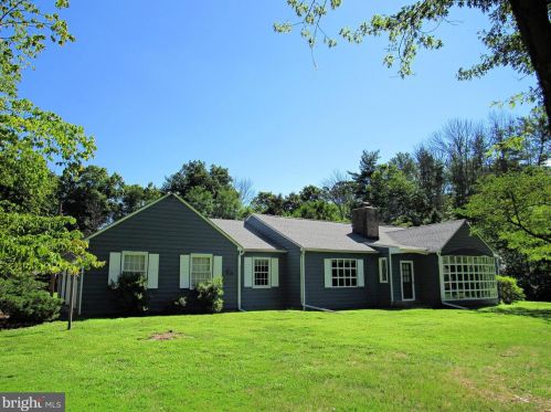 725 Bergeys Mill Rd, Collegeville, PA 19473-2105