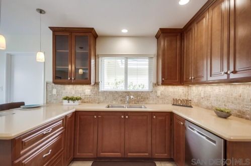 6738 Dennison St, San Diego CA 92122-2431 exterior