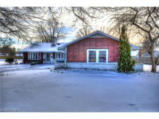 351 Pineview Cir, Berea, OH 44017-1463