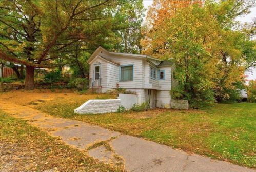 225 Elm St, Glenwood City, WI 54013-8514