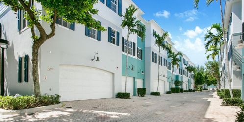 335 Mallory Cir, Delray Beach, FL 33483-5282