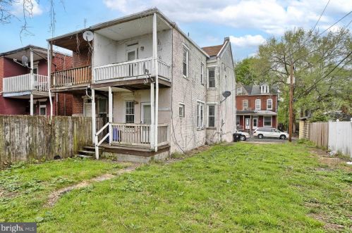 627 Oxford St, Harrisburg PA  17110-2521 exterior