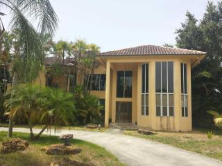13000 30th Ct, Hollywood FL  33021 exterior