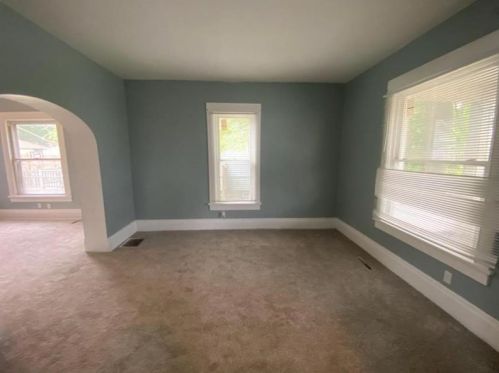 589 Spruce Ave, Hermitage PA  16146-4013 exterior