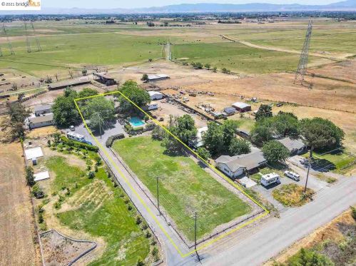 2921 Cypress Rd, Oakley, CA 94561-5045