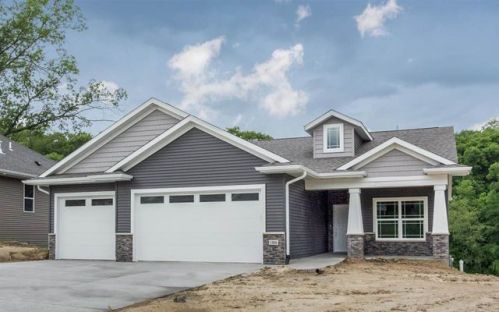 1949 Dempster Dr, Iowa City, IA 52241-9750