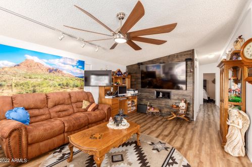 7642 Holmes Ave, Mesa, AZ 85209-3446