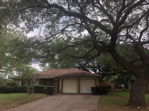 436 Amherst Dr, West Columbia, TX 77486-8609