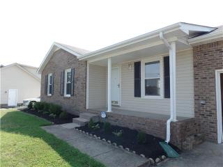 1762 Crestview Dr, Clarksville, TN 37042-4560