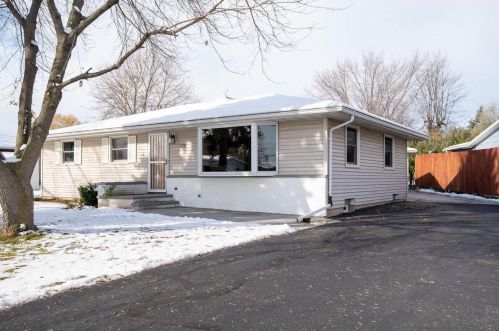 1178 Debra Ct, Menasha, WI 54952-1910