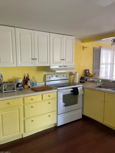 11285 Anglers Dr, Bonita Springs, FL 34135-6924