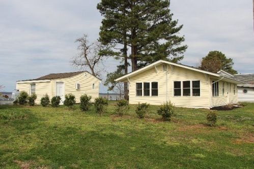 4271 Naylors Beach Rd, Foneswood, VA 22572-3210