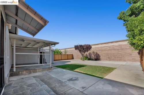16032 Via Descanso, San Lorenzo CA  94580-2412 exterior