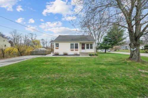 117 Mount Airy Rd, Newburgh NY  12553-6828 exterior