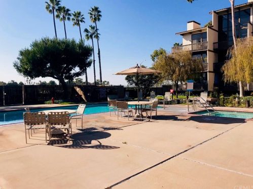 7228 Marina Pacifica Dr, Long Beach CA 90803-3809 exterior