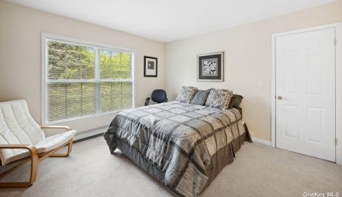 81 Stoothoff Rd, Elwood NY  11731-3917 exterior