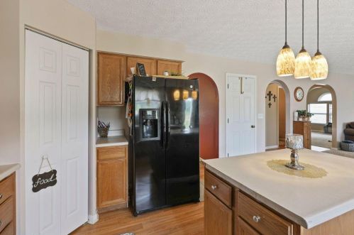 438 Wagon Ave, Pataskala OH  43062-8060 exterior