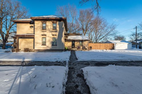 902 Johnson St, La Crosse, WI 54601-5506