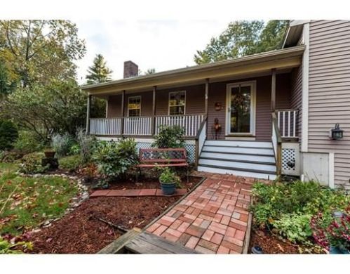 6 Durgin Dr, Newton, NH 03858-3219
