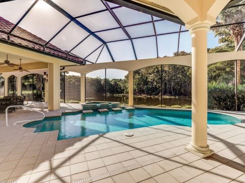 10105 Magnolia Bnd, Bonita Springs, FL 34135-8108