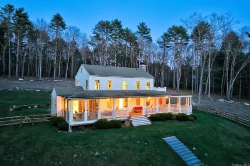 300 Tuthill Rd, Barryville NY  12719-3608 exterior