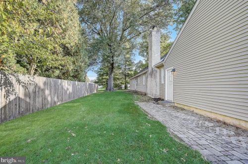 1497 Sweetbriar Ln, Lansdale PA 19446-3240 exterior