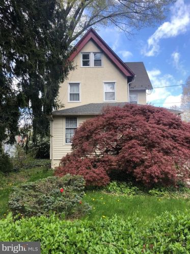 18 Simpson Rd, Ardmore, PA 19003-2211