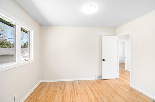 5307 Ivanhoe St, Duluth MN  55804-1141 exterior