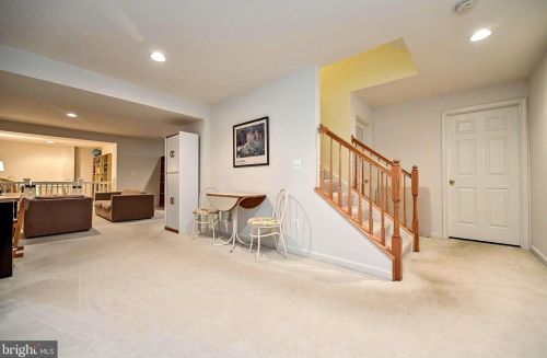 34 Stocks St, Lovettsville VA  20180-8640 exterior