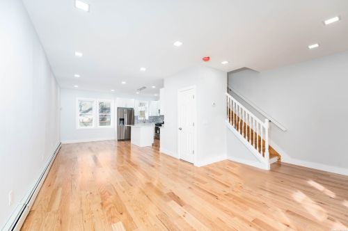 3361 Wilson Ave, Bronx, NY 10469-2967