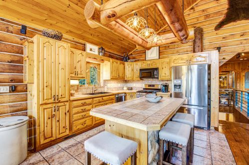 2717 Beaumont Ave, Waterford WI  53185-4933 exterior