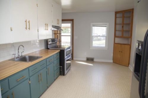 325 Washington St, Dodgeville WI  53533-1033 exterior