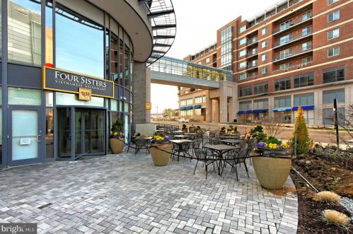 2998 Yarling Ct, Falls Church VA  22042-4476 exterior