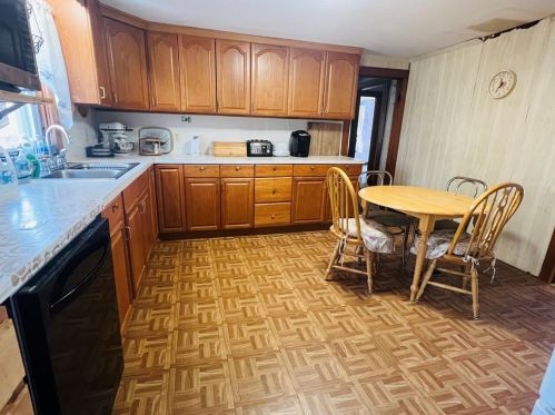 80 Flagg Ln, North Kingstown RI  02852-6708 exterior