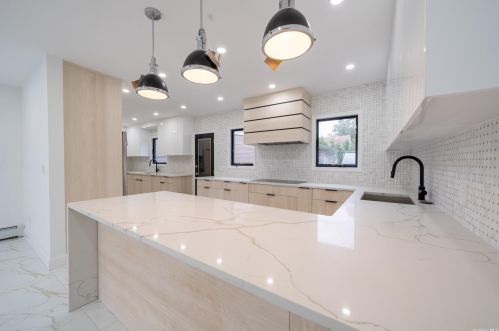 501 Saddle Rdg Rd, Woodsburgh NY  11598-1553 exterior