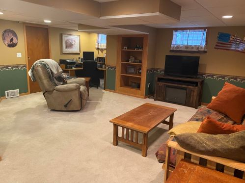 3953 57, Milwaukee WI 53220-2636 exterior