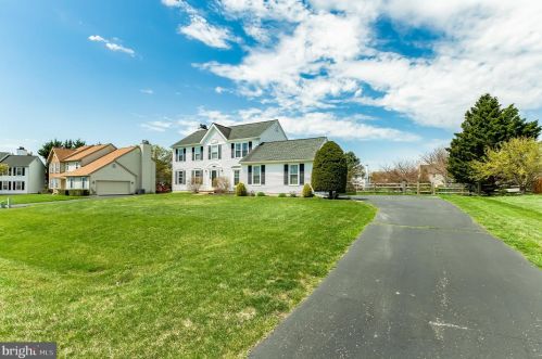 32 Peninsula Ct, Bear, DE 19701-2379