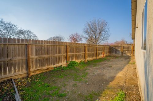 679 Apricot Ct, Los Banos CA  93635-9691 exterior