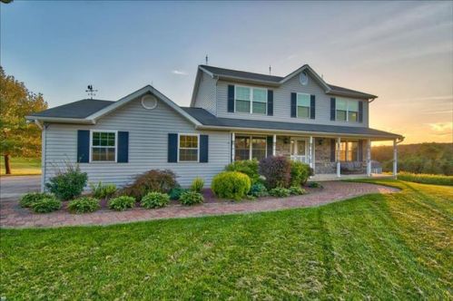 332 Church Rd, Palmerton, PA 18071-3610