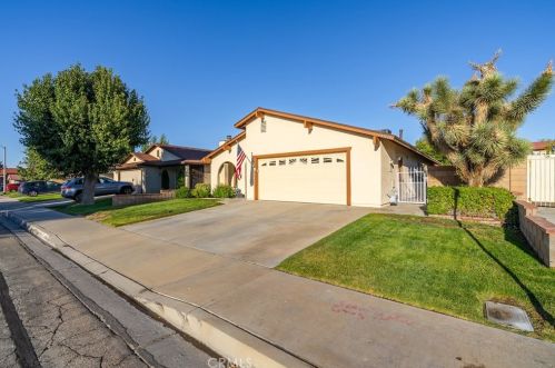 43838 Palm Vis Ave, Lancaster CA 93535-3304 exterior