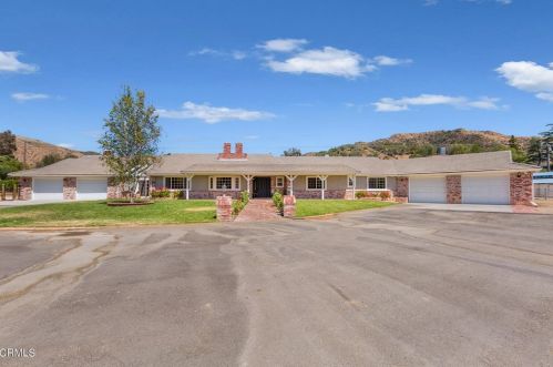 18460 Texas Canyon Rd, Santa Clarita, CA 91390-1119