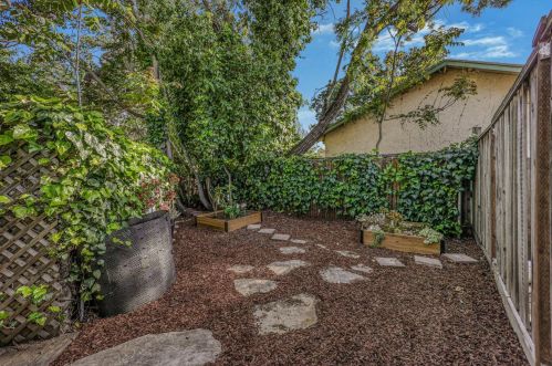 1172 Fay St, Redwood City CA  94061-2241 exterior