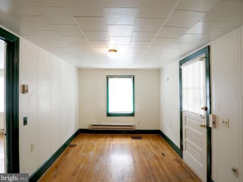 326 Liberty St, Charles Town WV  25414-1828 exterior