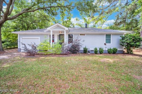 2308 Mossy Oaks Rd, Beaufort, SC 29902-6525